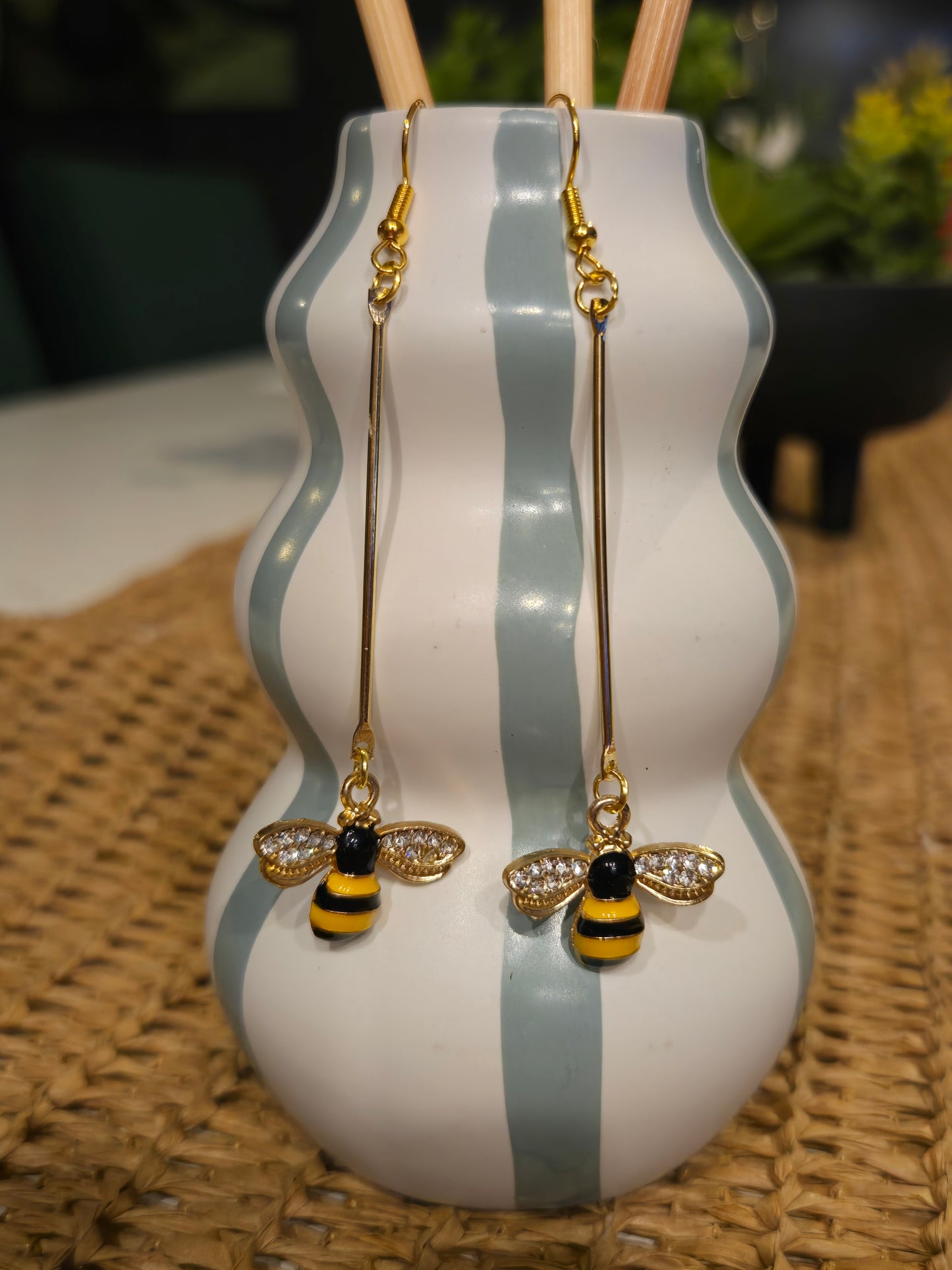 Bee 7cm drop earrings